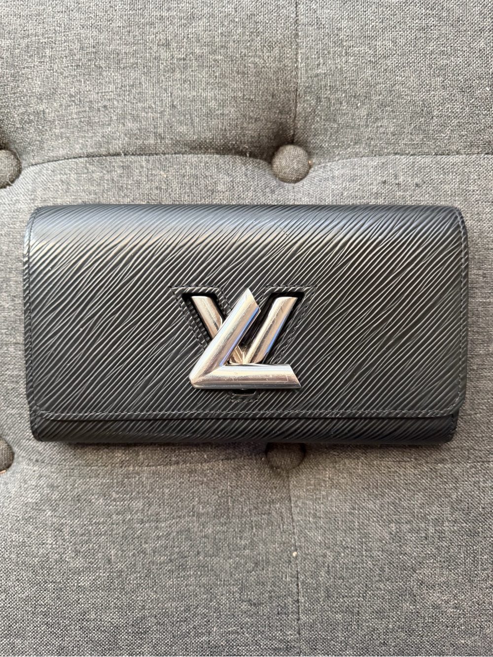 Authentic Louis Vuitton Black Epi Leather Wallet with Silver LV Emblem - Picture 6 of 9